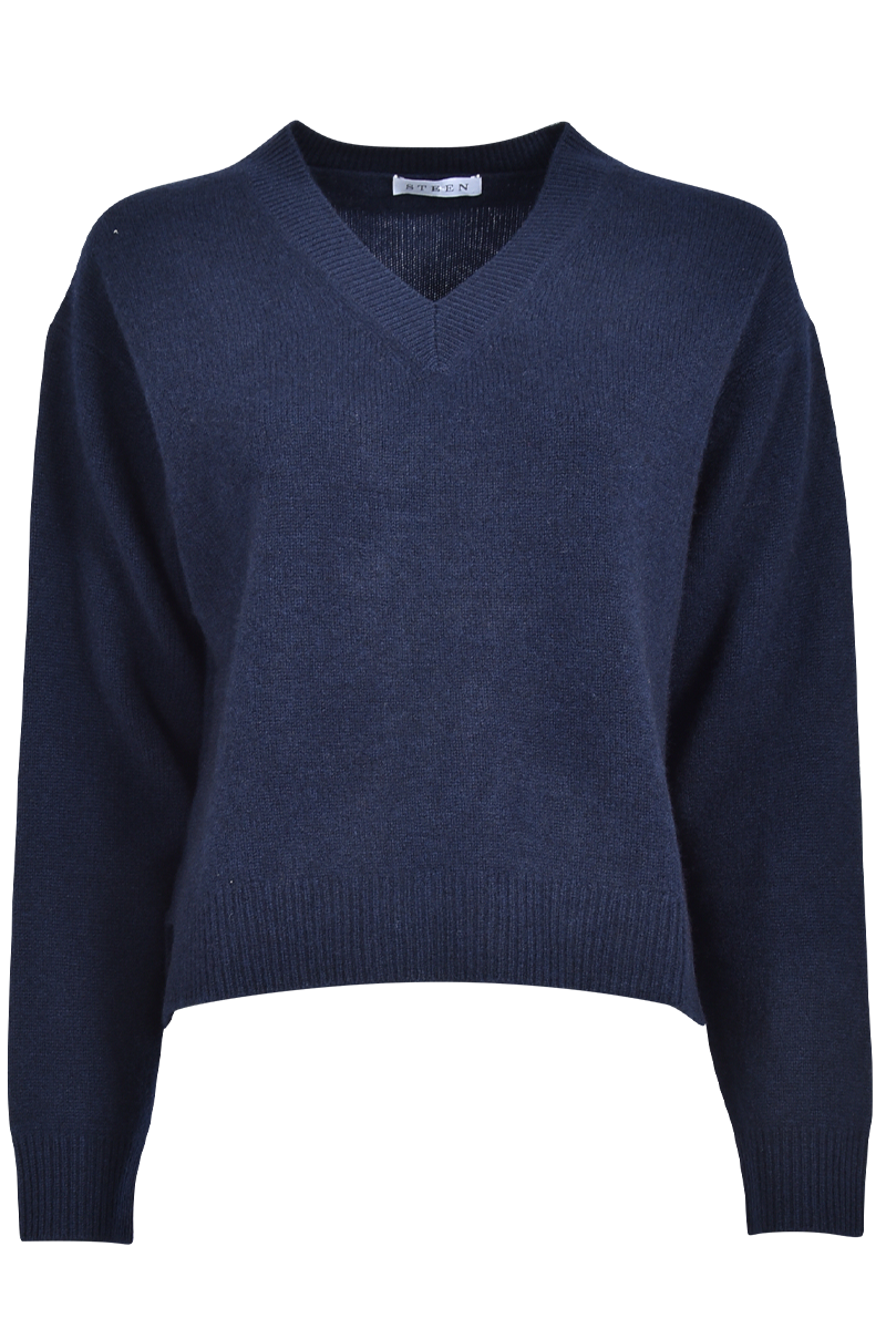 V-Ausschnitt-Pullover mit breiten Abschlüssen von STEEN Collection.