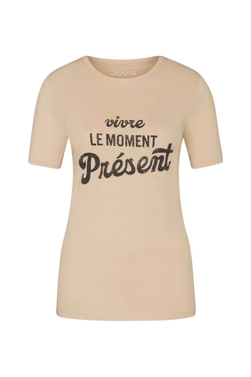Shirt mit Print "Christina" von JUVIA. Shirt mit Print "Christina" von JUVIA.